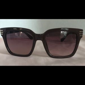 Oversized sunglasses.